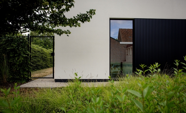 Achtergevel met crepi gevelafwerking