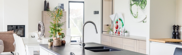 leefrruimte en grote open keuken