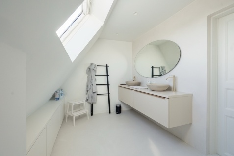 badkamer van een volledige woning renovatie door bouwteam wim beyaert