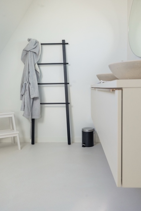 badkamer van een volledige woning renovatie door bouwteam wim beyaert