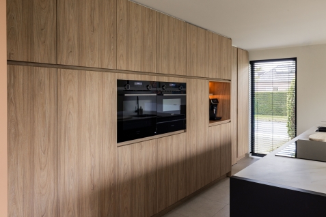 Keukenkast met geïntegreerde oven