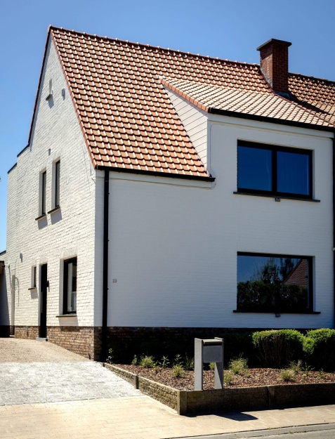 Renovatie voorgevel in kalei