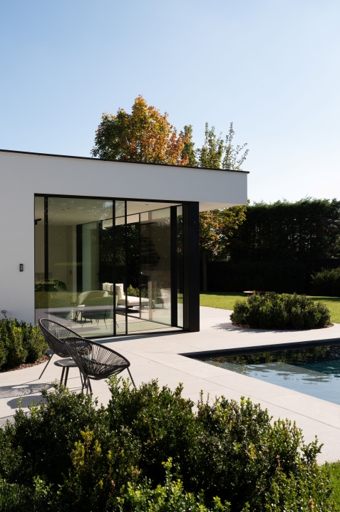 Poolhouse met zwembad