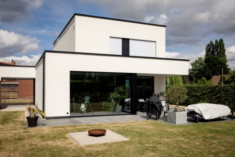 Nieuwbouw met groot tuinperceel