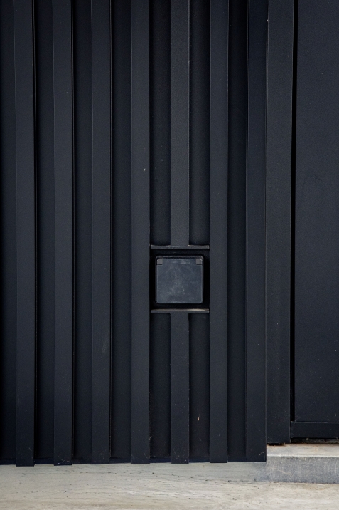 Stopcontact slim weggestoken in ontwerp