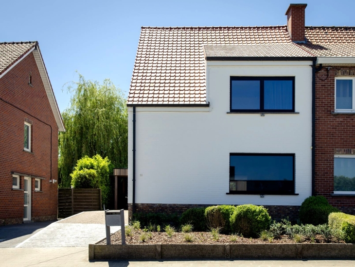 Renovatie voorgevel in kalei